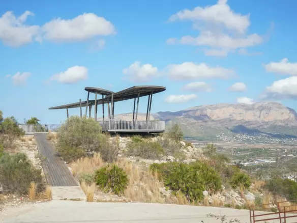 5-bedroom Villa In Pedreguer, Spain (392 M²)