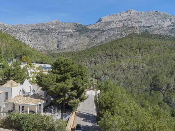 3-bedroom Villa In Altea, Spain (200 M²)