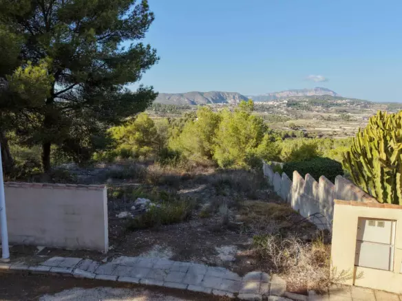 Plot In Moraira, Spain (801 M² Plot)