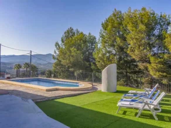 3-bedroom Villa In Calpe, Spain (90 M²)