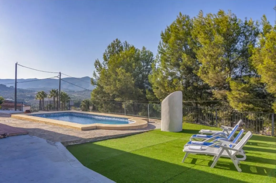 3-bedroom Villa In Calpe, Spain (90 M²)