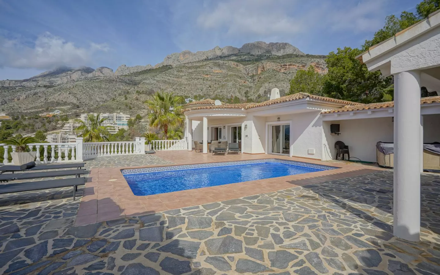 4-bedroom Villa In Altea, Spain (400 M²)