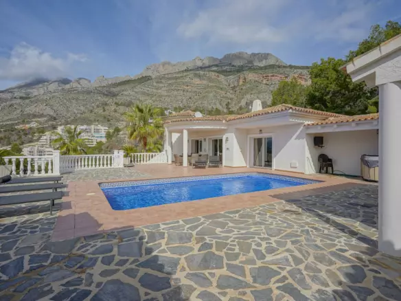 4-bedroom Villa In Altea, Spain (400 M²)