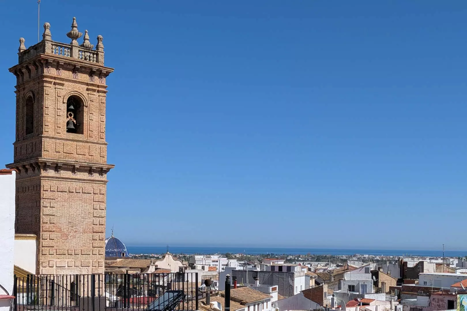 3-bedroom House In Oliva, Spain (289 M²)
