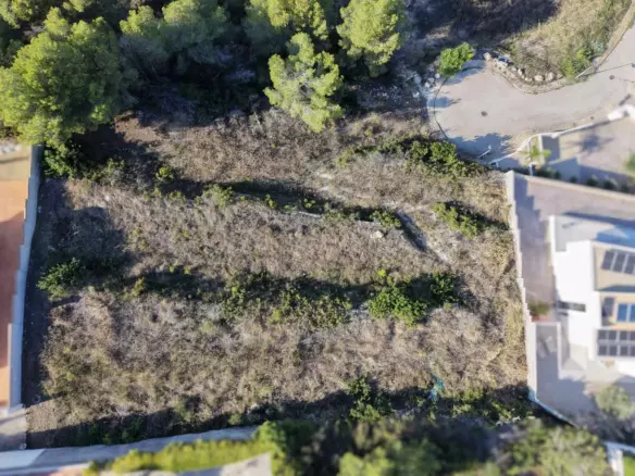 Plot In Moraira, Spain (1.047 M² Plot)