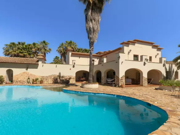 5-bedroom Villa In Ondara, Spain (1.025 M²)