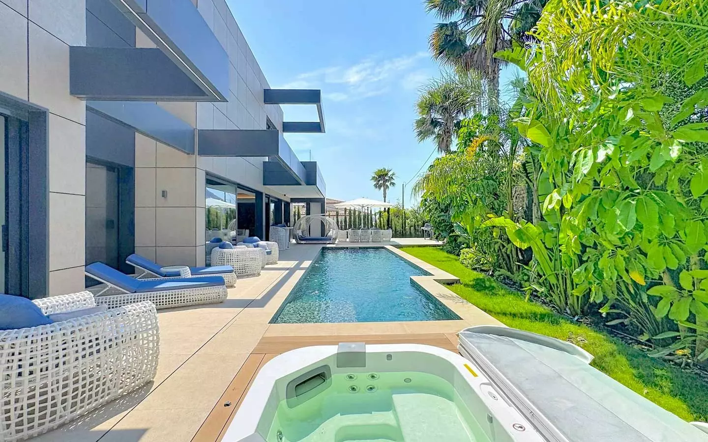 4-bedroom Villa In Calpe, Spain (346 M²)