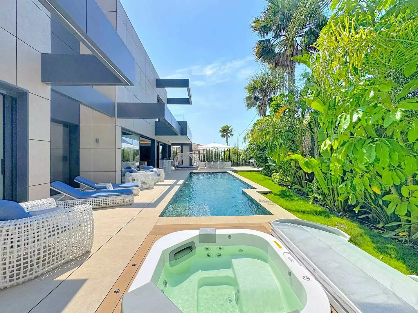 4-bedroom Villa In Calpe, Spain (346 M²)