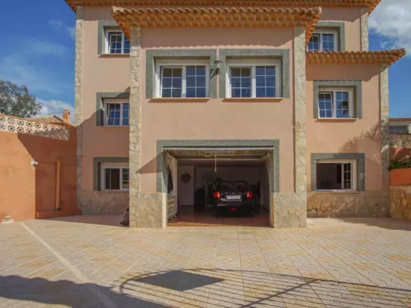 5-bedroom Villa In Calpe, Spain (345 M²)