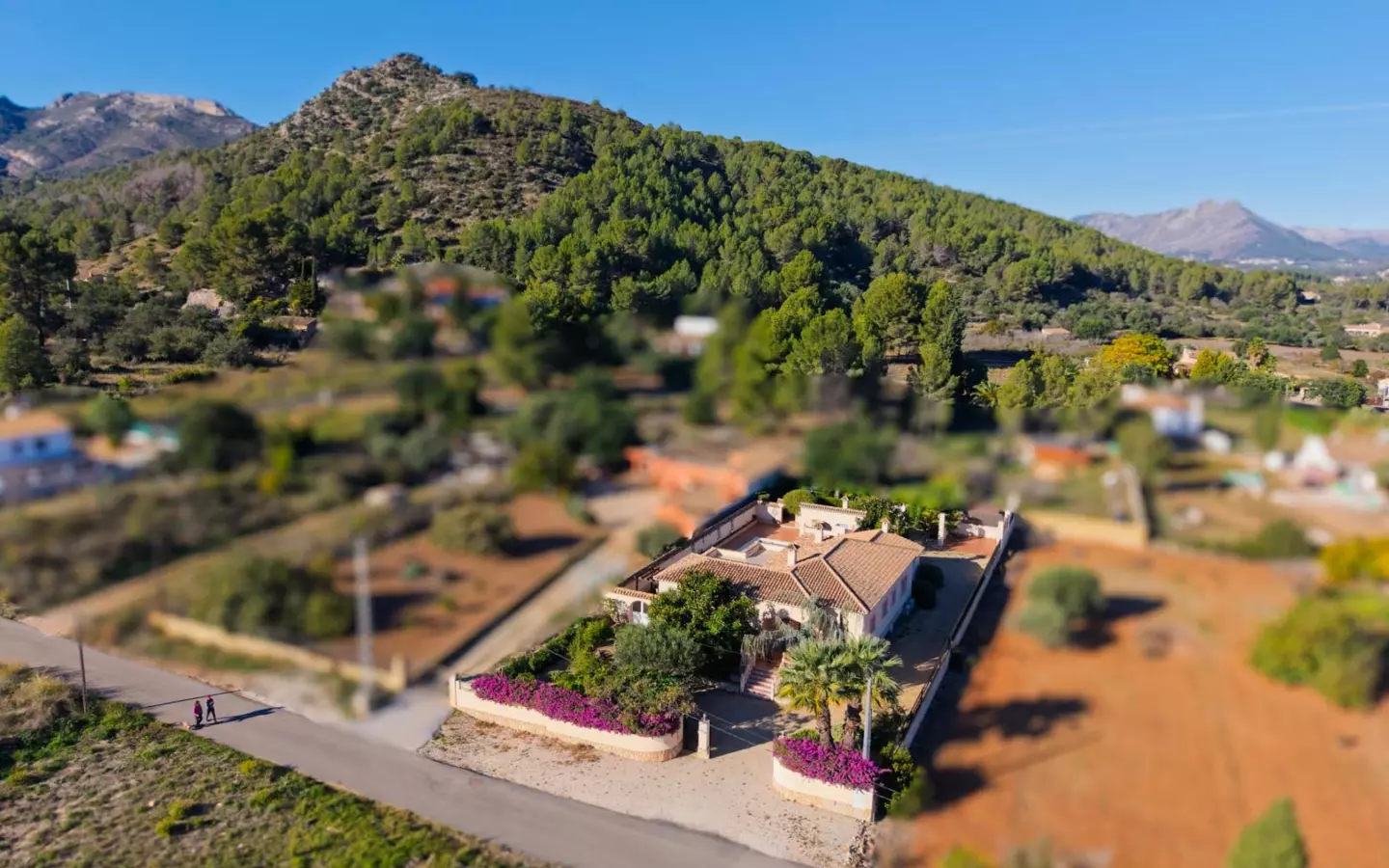 3-bedroom Villa In Jalon – Xalo, Spain (253 M²)