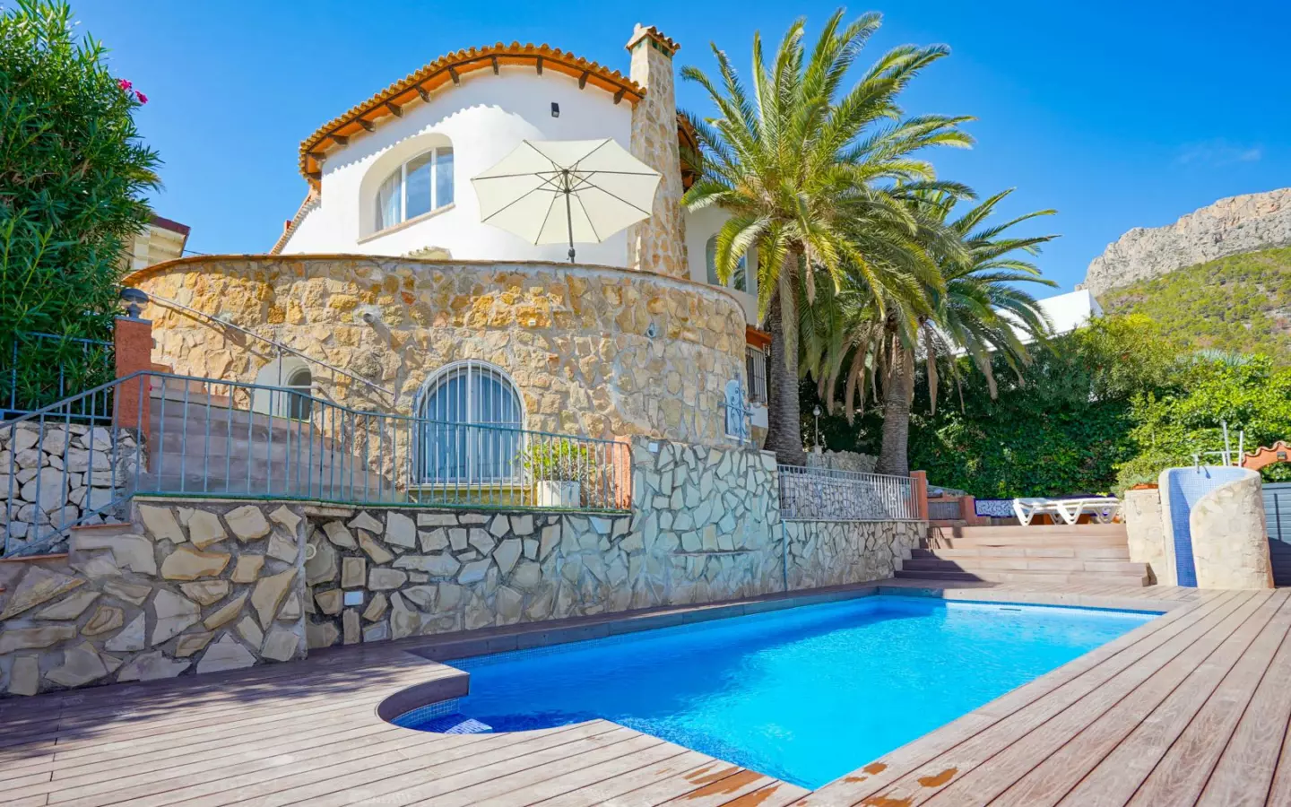 6-bedroom Villa In Calpe, Spain (350 M²)