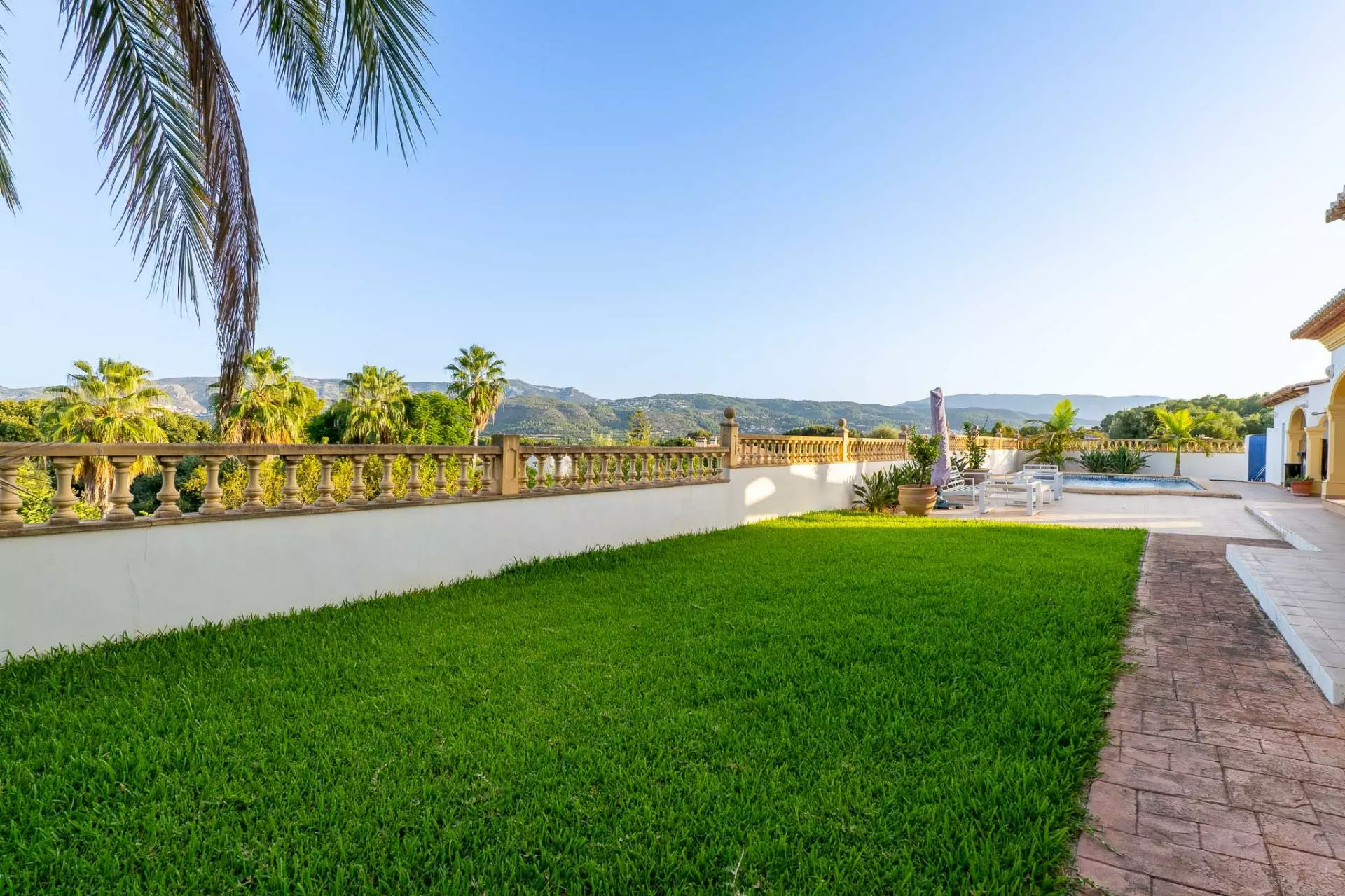 4-bedroom Villa In Beniarbeig, Spain (376 M²)