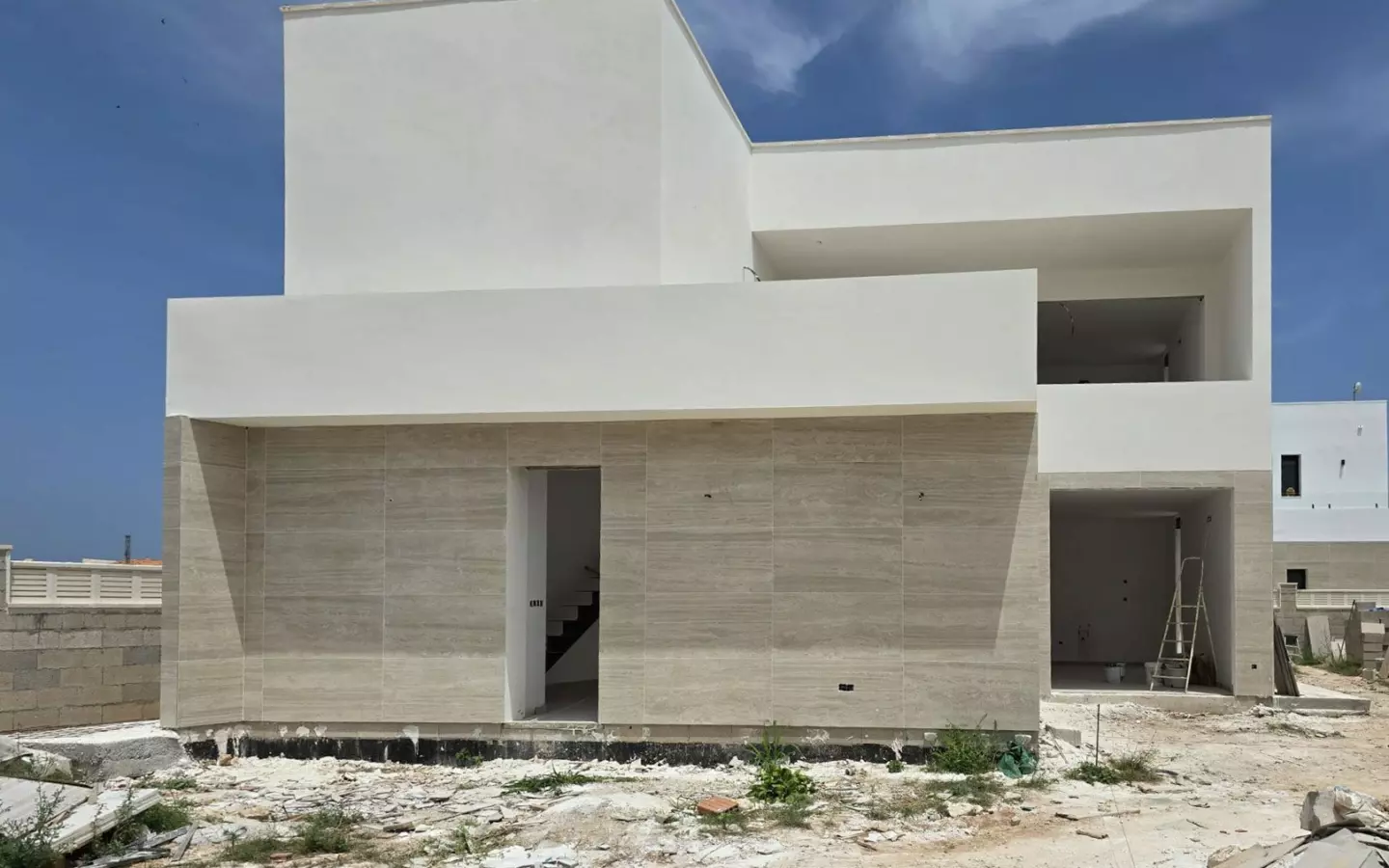 3-bedroom Villa In Els Poblets, Spain (225 M²)