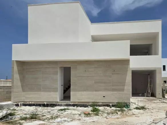 3-bedroom Villa In Els Poblets, Spain (225 M²)