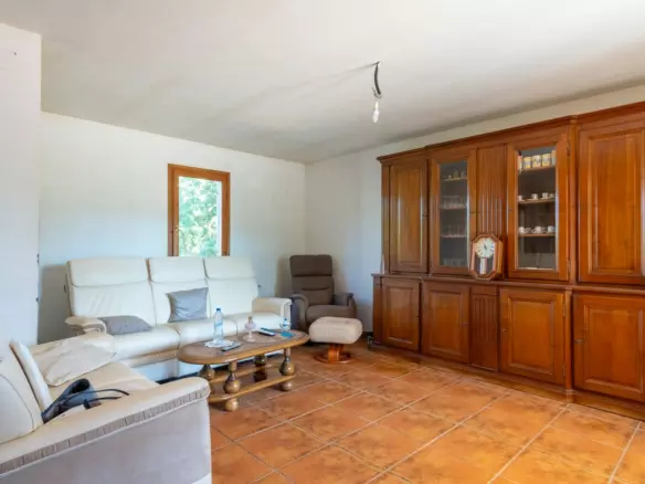 6-bedroom Villa In Pedreguer, Spain (361 M²)