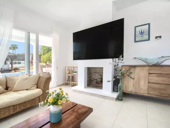 4-bedroom Villa In Jávea – Xàbia, Spain (257 M²)
