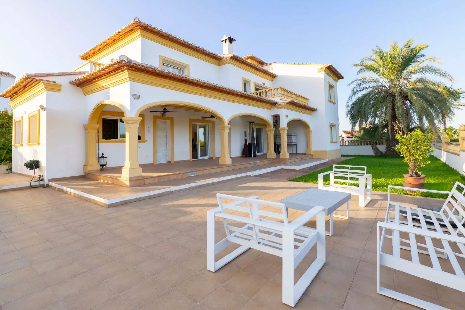 4-bedroom Villa In Beniarbeig, Spain (376 M²)