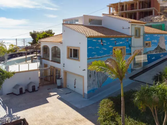 3-bedroom Villa In Calpe, Spain (529 M²)