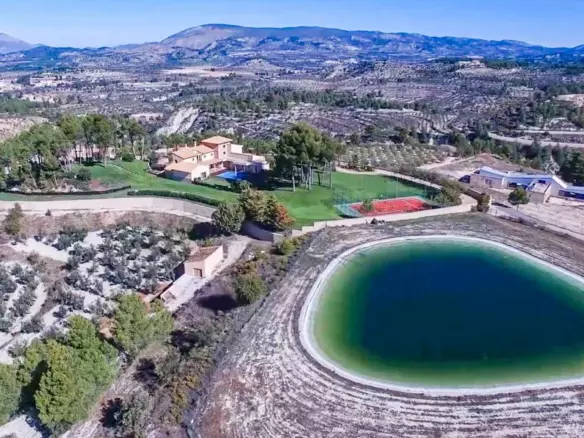 7-bedroom Villa In Penaguila, Spain (1.529 M²)