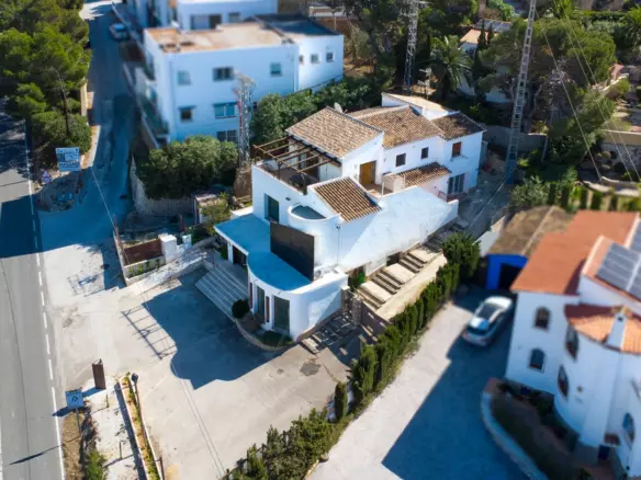 3-bedroom Commercial Unit In Benissa, Spain (301 M²)