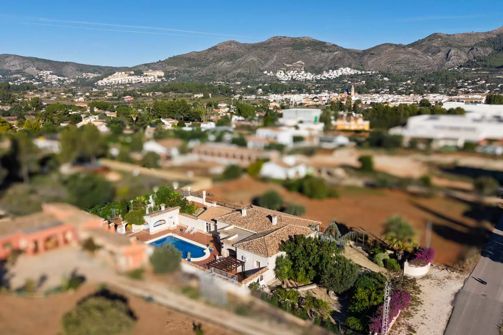 3-bedroom Villa In Jalon – Xalo, Spain (253 M²)