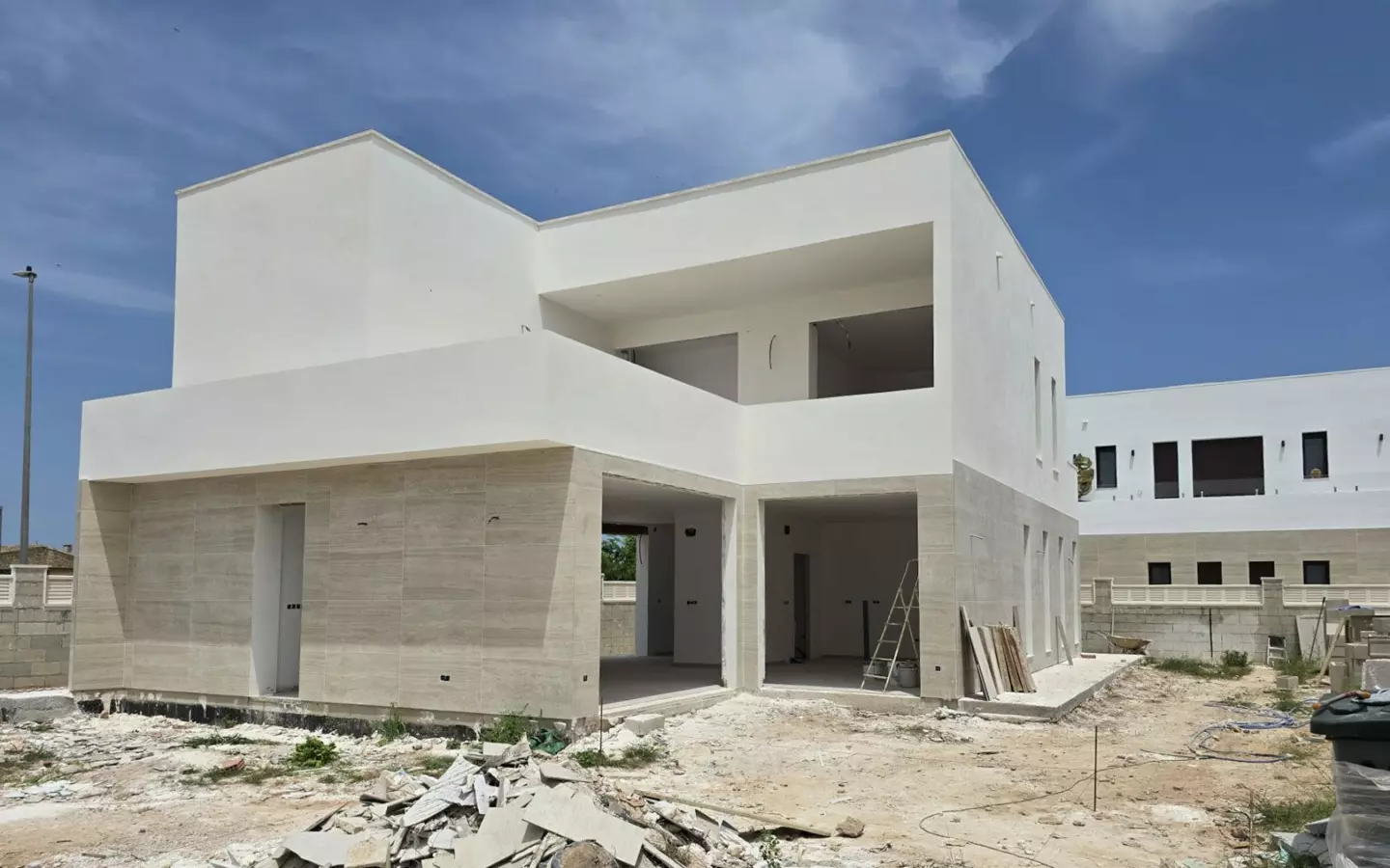 3-bedroom Villa In Els Poblets, Spain (225 M²)