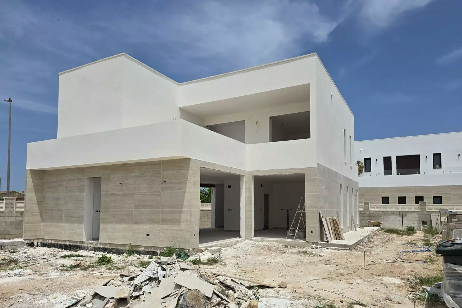 3-bedroom Villa In Els Poblets, Spain (225 M²)