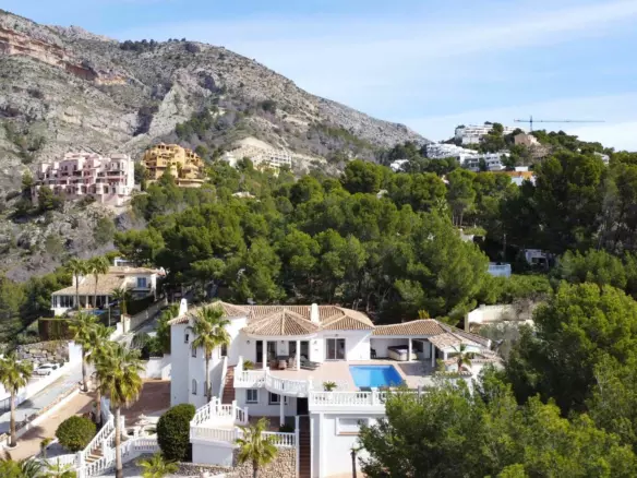 4-bedroom Villa In Altea, Spain (400 M²)