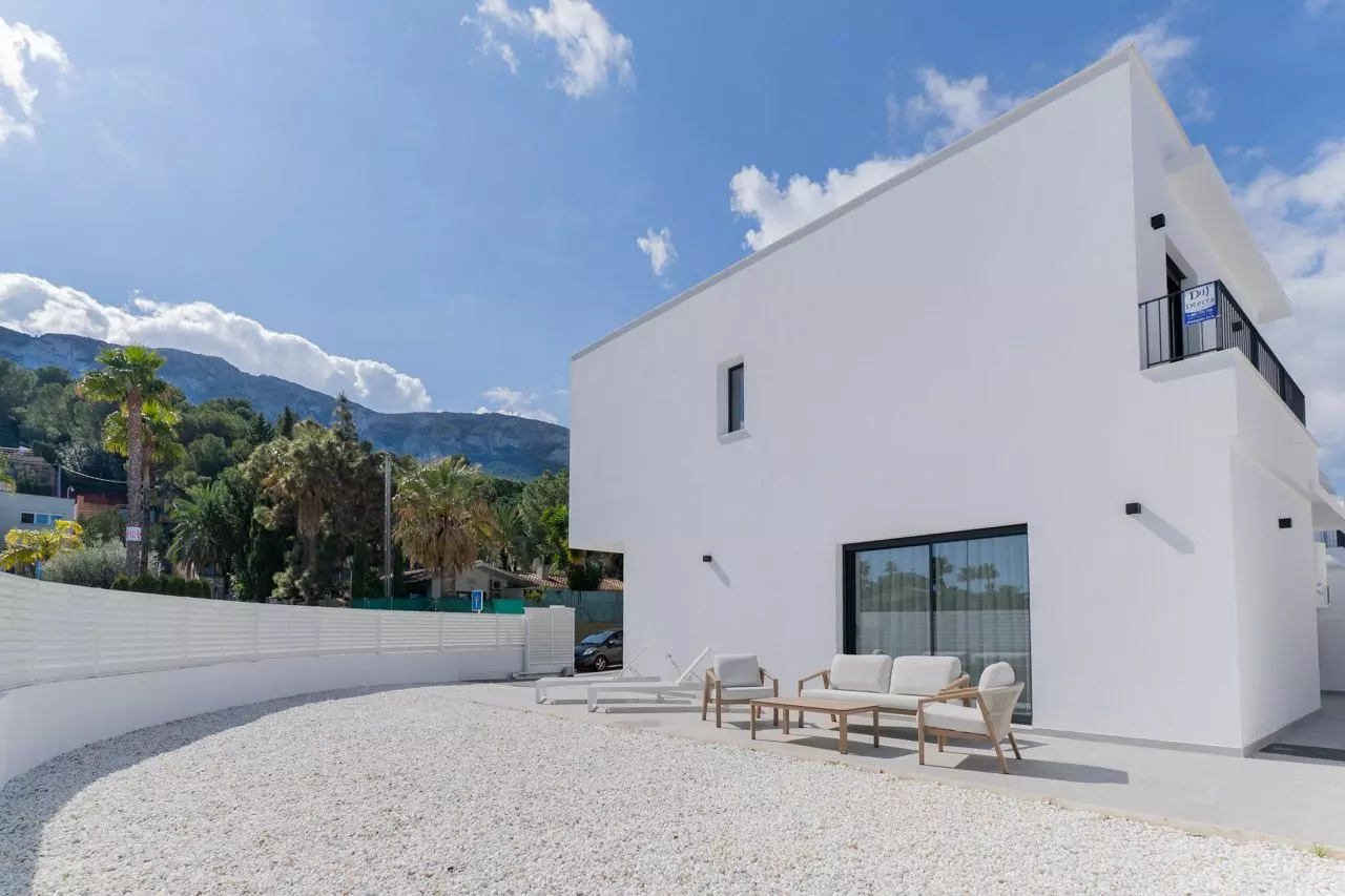 3-bedroom Villa In Denia, Spain (216 M²)