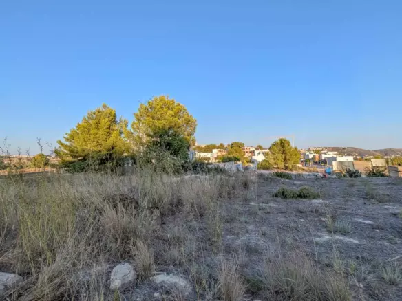 Plot In Moraira, Spain (811 M² Plot)