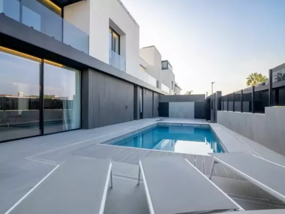 5-bedroom Villa In Alfaz Del Pi, Spain (322 M²)