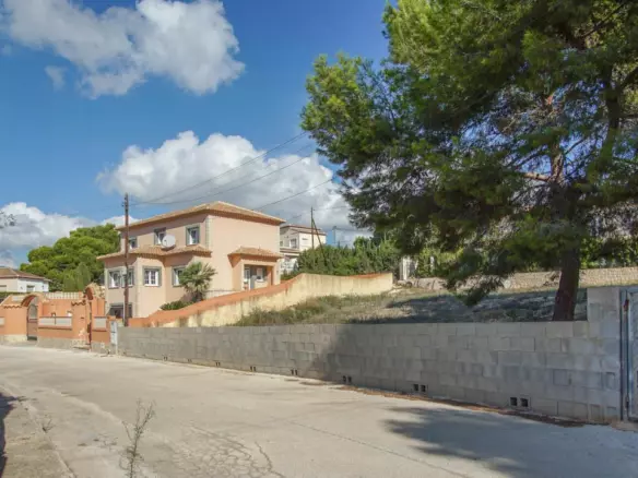 5-bedroom Villa In Calpe, Spain (345 M²)