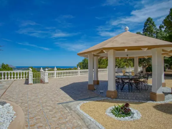 8-bedroom Villa In La Nucía, Spain (900 M²)