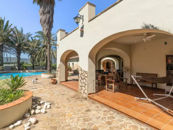 5-bedroom Villa In Ondara, Spain (1.025 M²)