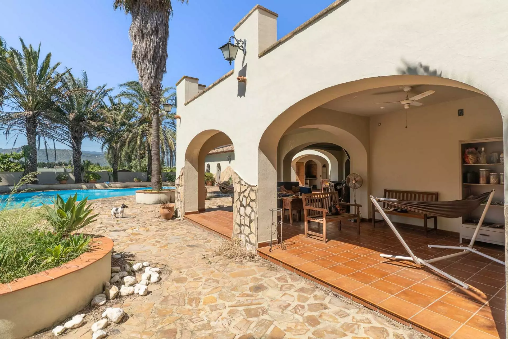 2-5-09e630 5-bedroom Villa In Ondara, Spain (1.025 M²)