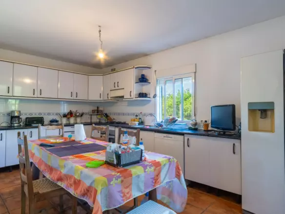 6-bedroom Villa In Pedreguer, Spain (361 M²)