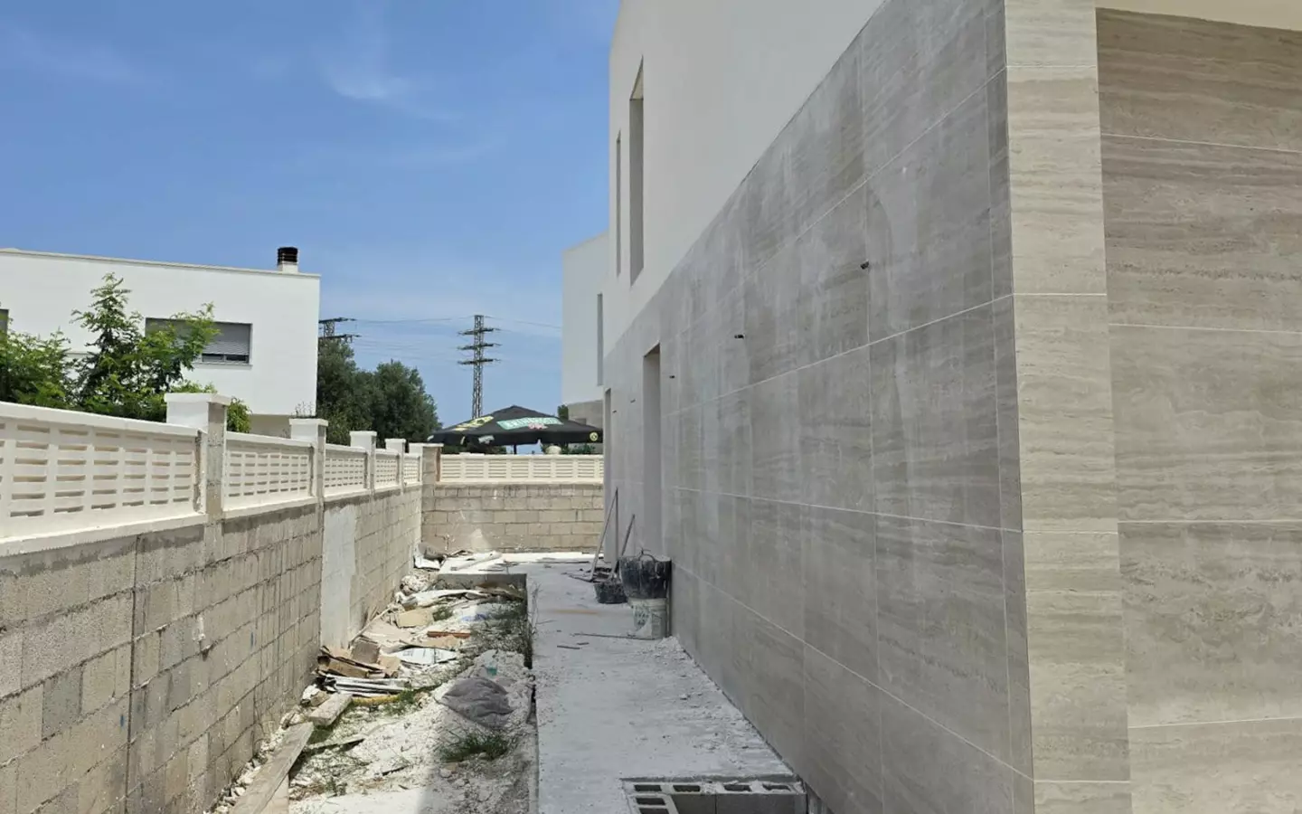 3-bedroom Villa In Els Poblets, Spain (225 M²)