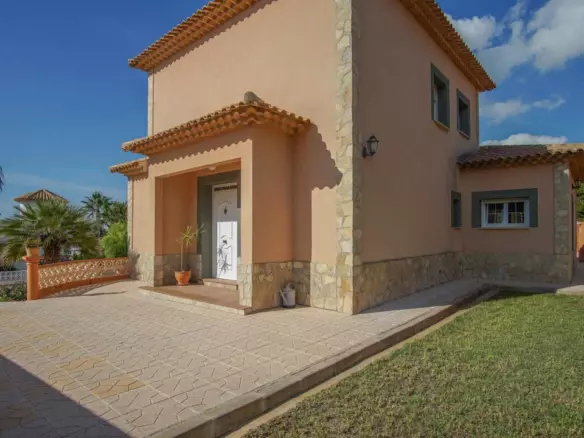 5-bedroom Villa In Calpe, Spain (345 M²)