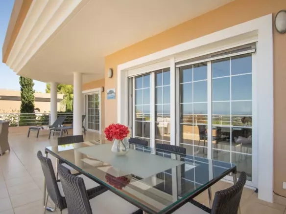 3-bedroom Apartment In Pedreguer, Spain (310 M²)
