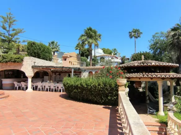 8-bedroom Villa In Benissa, Spain (392 M²)