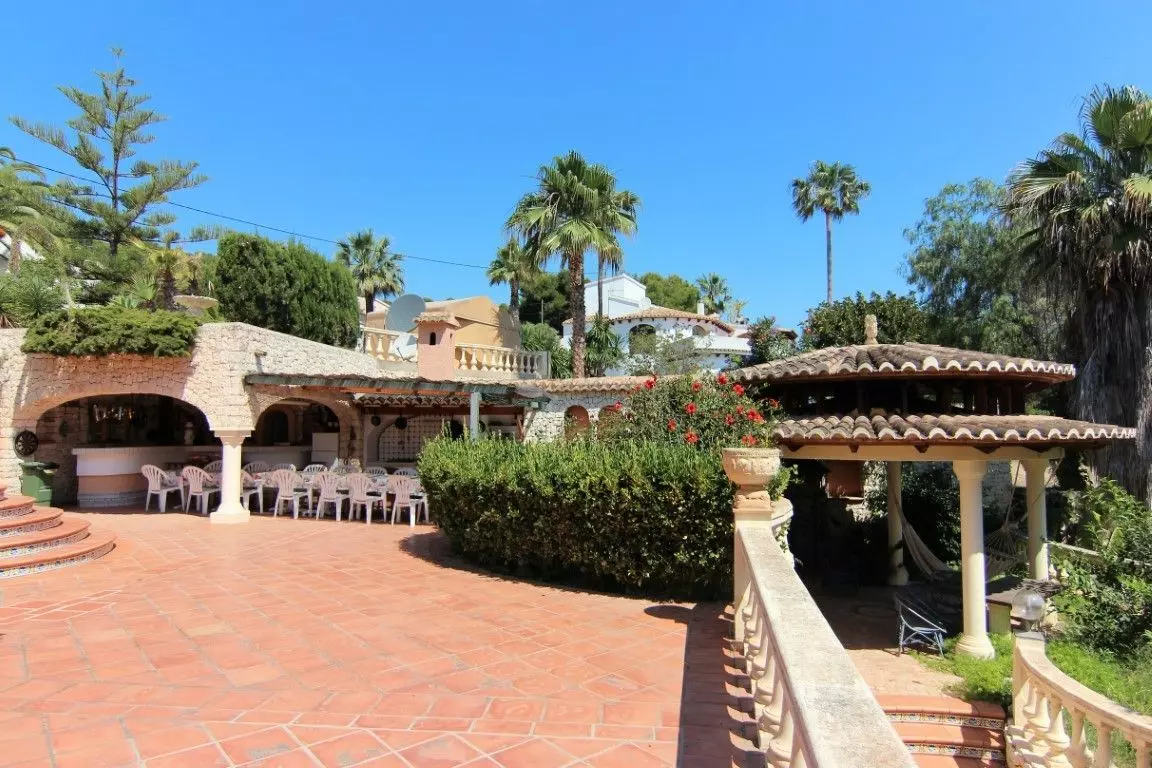 8-bedroom Villa In Benissa, Spain (392 M²)