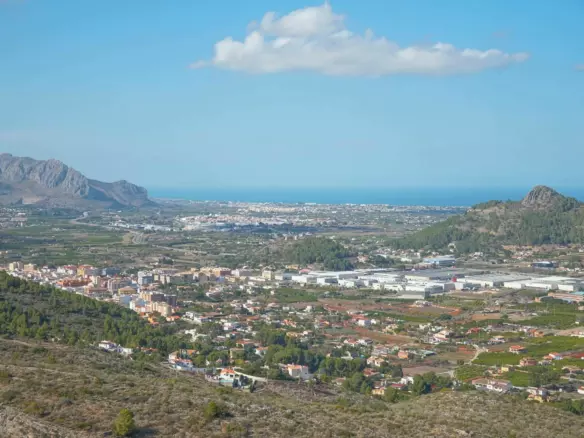 5-bedroom Villa In Pedreguer, Spain (392 M²)