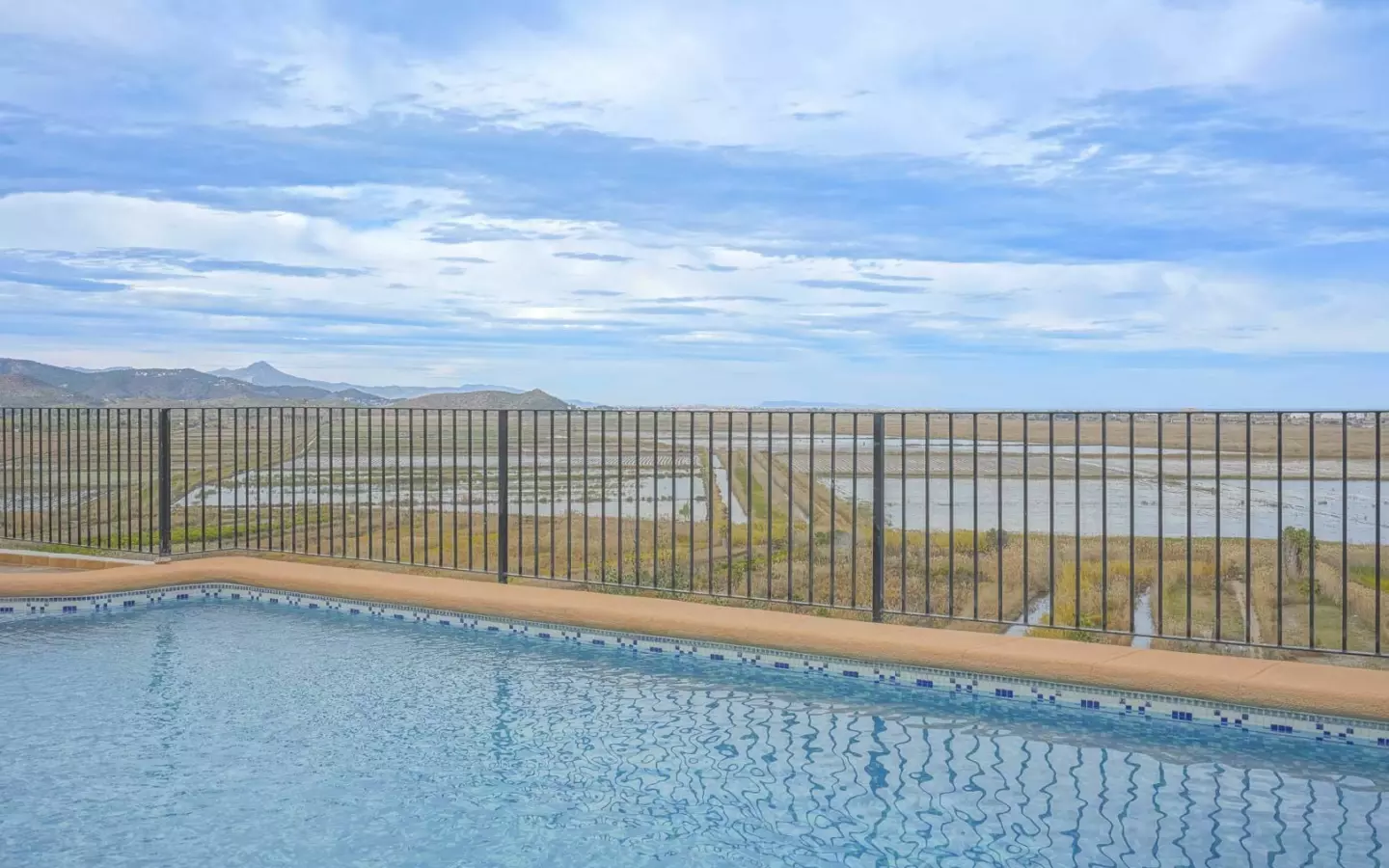 5-bedroom Villa In El Rafol D’almunia, Spain (307 M²)