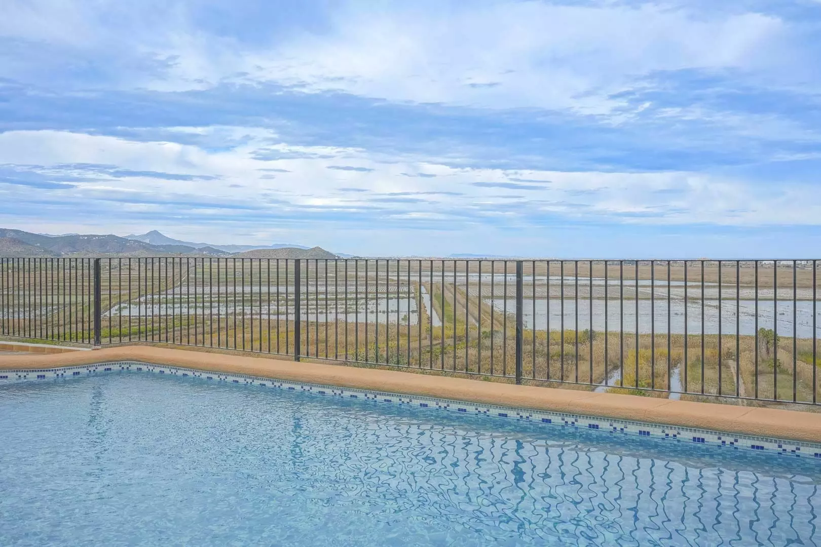 5-bedroom Villa In El Rafol D’almunia, Spain (307 M²)