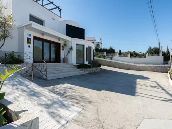 3-bedroom Commercial Unit In Benissa, Spain (301 M²)