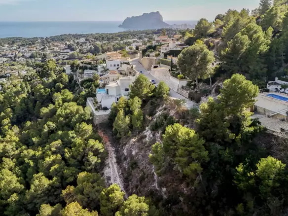 Plot In Benissa, Spain (1.100 M² Plot)
