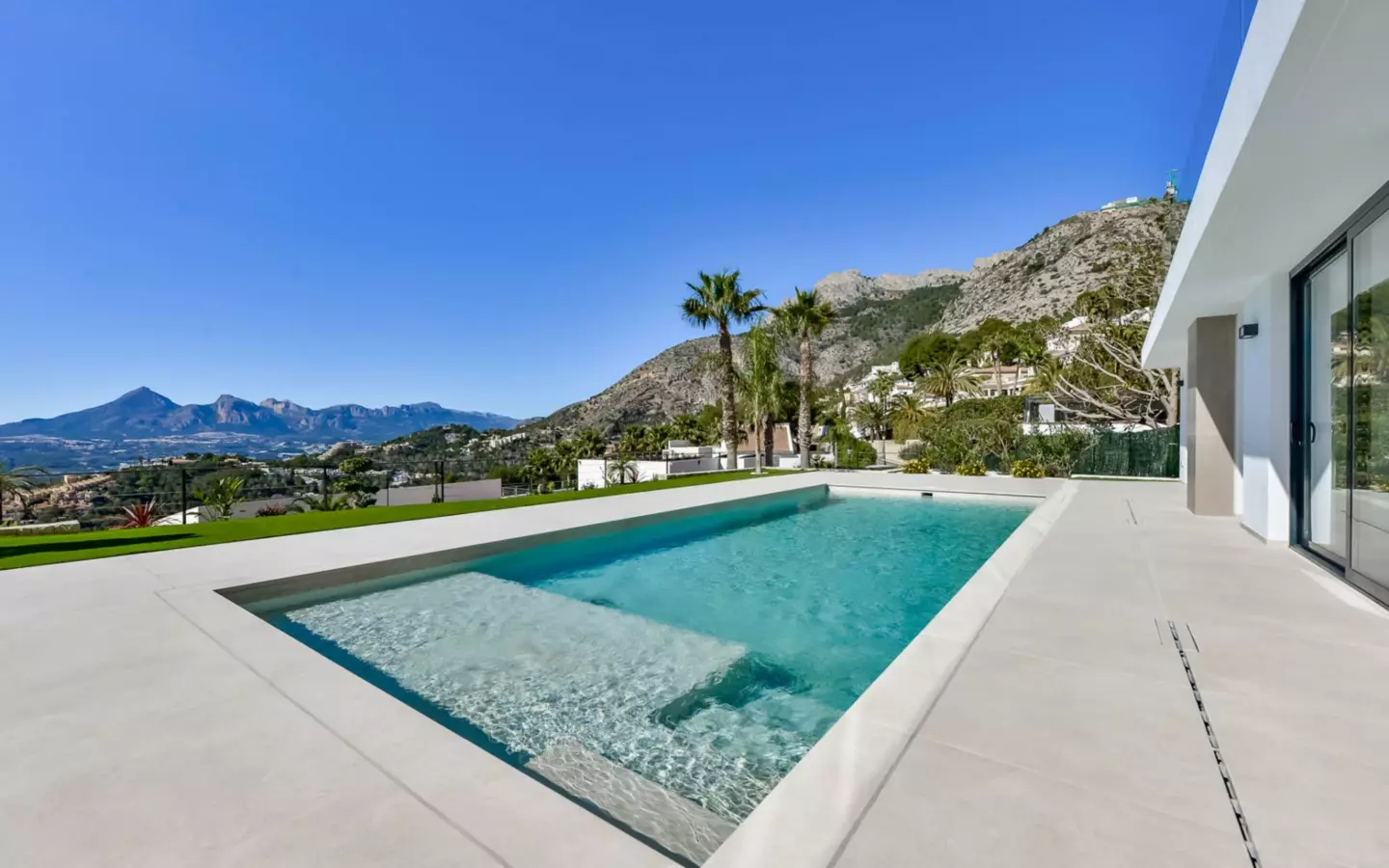 5-bedroom Villa In Altea, Spain (390 M²)