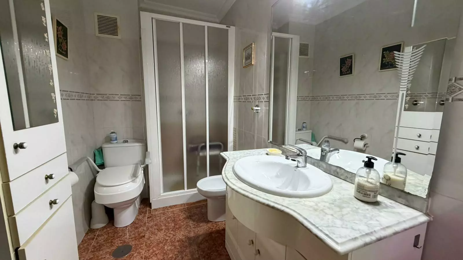 2-5-c90952 2-bedroom Flat In Alicante, Spain (76 M²)