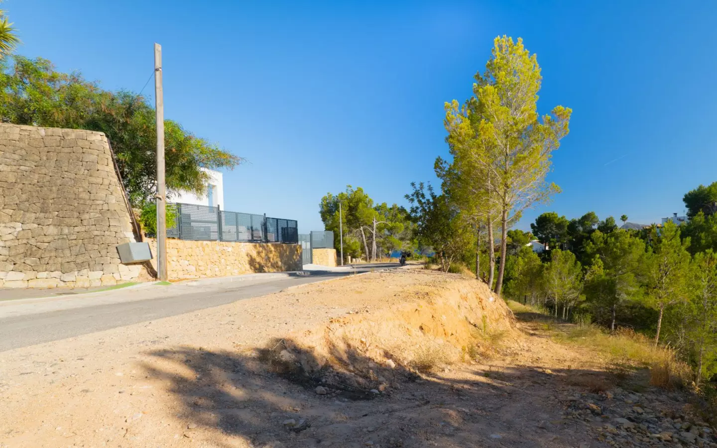 Plot In Altea, Spain (2.120 M² Plot)