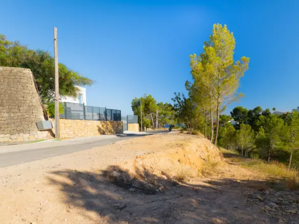 Plot In Altea, Spain (2.120 M² Plot)